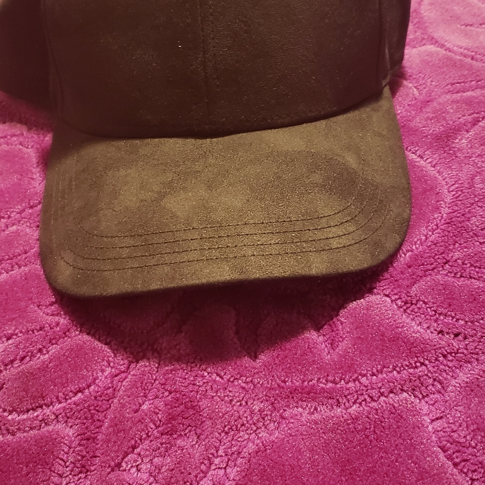 DKNY black hat